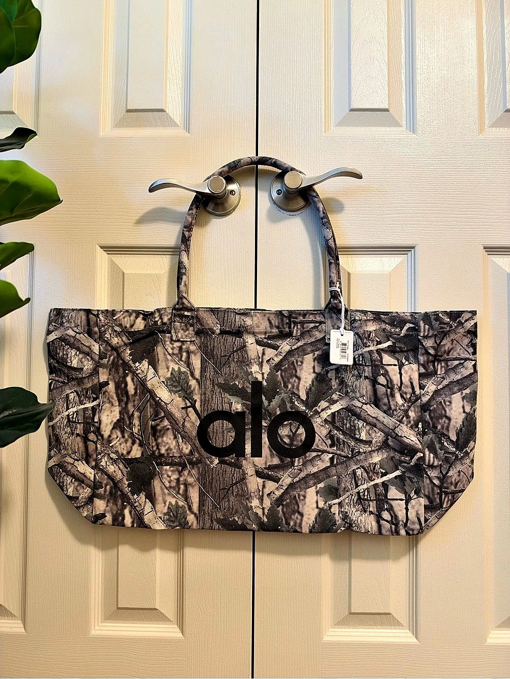 Alo Yoga Shopper Tote Bag – Grey Tie Dye Camo Print – Large Open Top Shoulder Ba